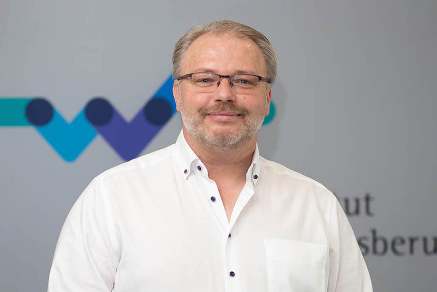 F. Brinkschröder